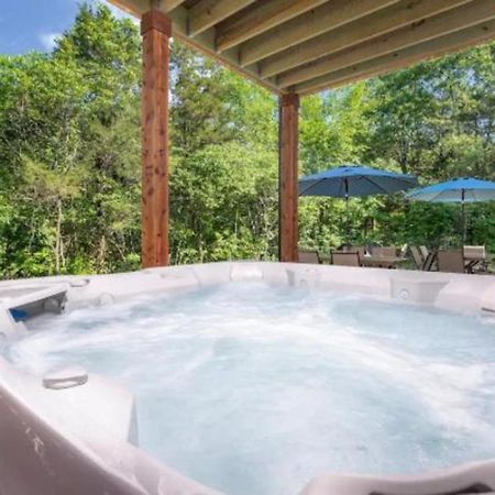 Premier Retreat With Hot Tub, Theater & Pool Table Villa Hollister Екстериор снимка