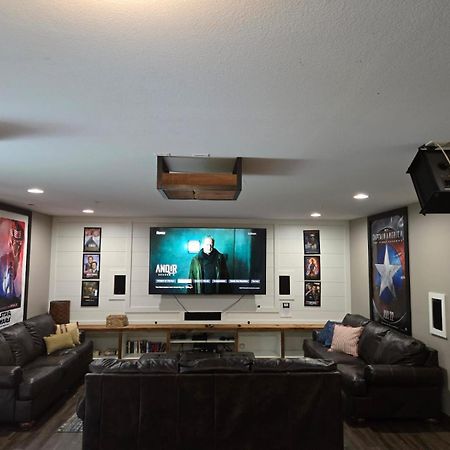 Premier Retreat With Hot Tub, Theater & Pool Table Villa Hollister Екстериор снимка