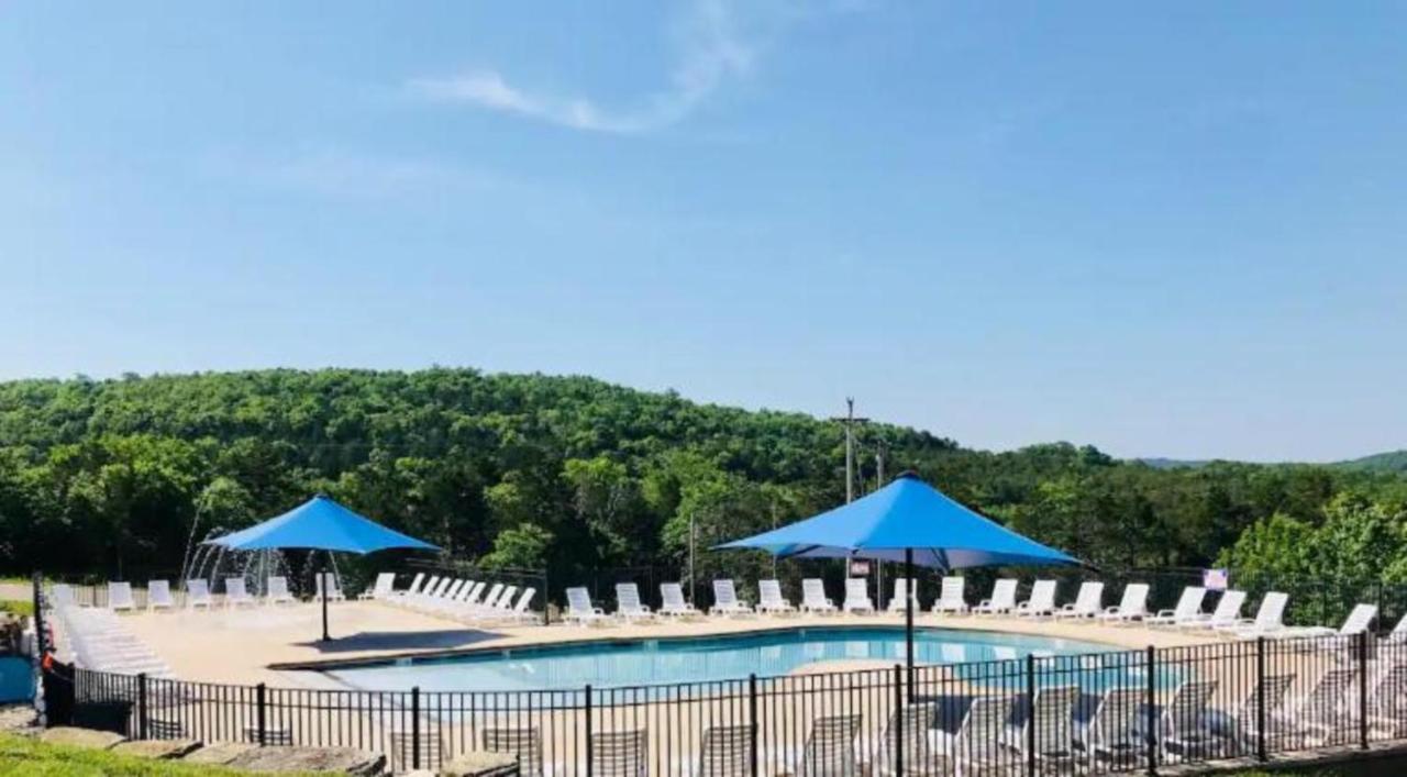 Premier Retreat With Hot Tub, Theater & Pool Table Villa Hollister Екстериор снимка