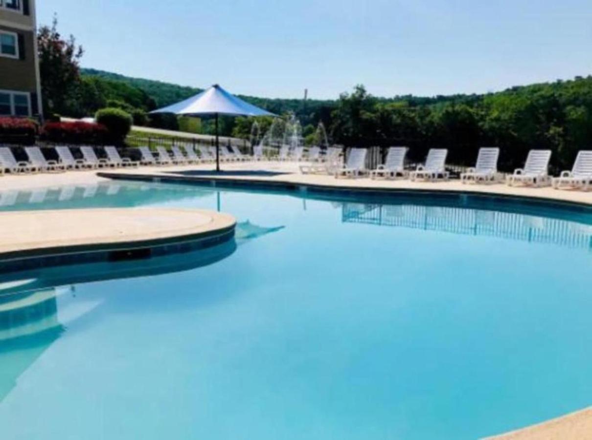 Premier Retreat With Hot Tub, Theater & Pool Table Villa Hollister Екстериор снимка