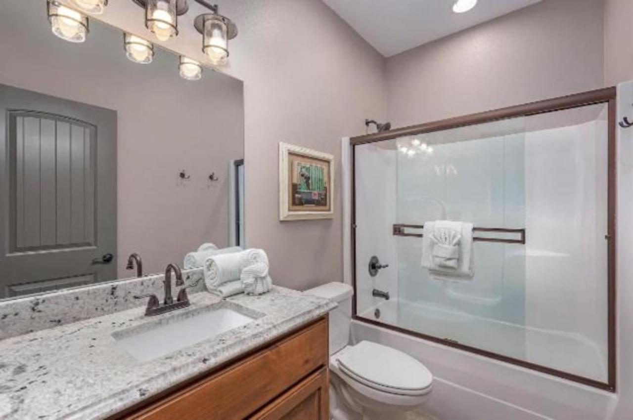 Premier Retreat With Hot Tub, Theater & Pool Table Villa Hollister Екстериор снимка