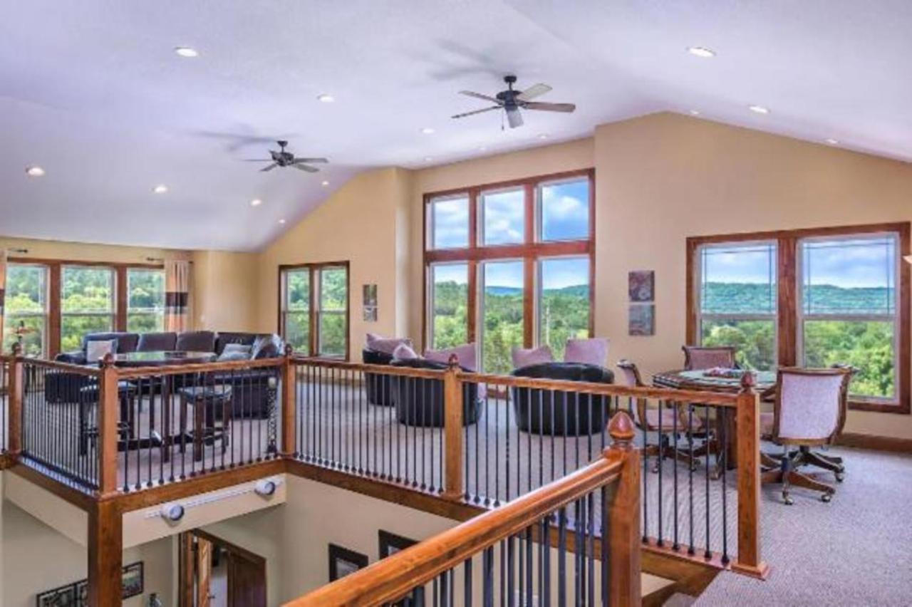 Premier Retreat With Hot Tub, Theater & Pool Table Villa Hollister Екстериор снимка