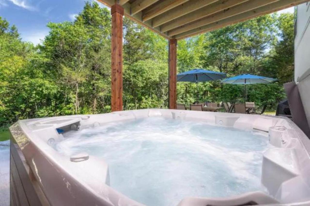Premier Retreat With Hot Tub, Theater & Pool Table Villa Hollister Екстериор снимка