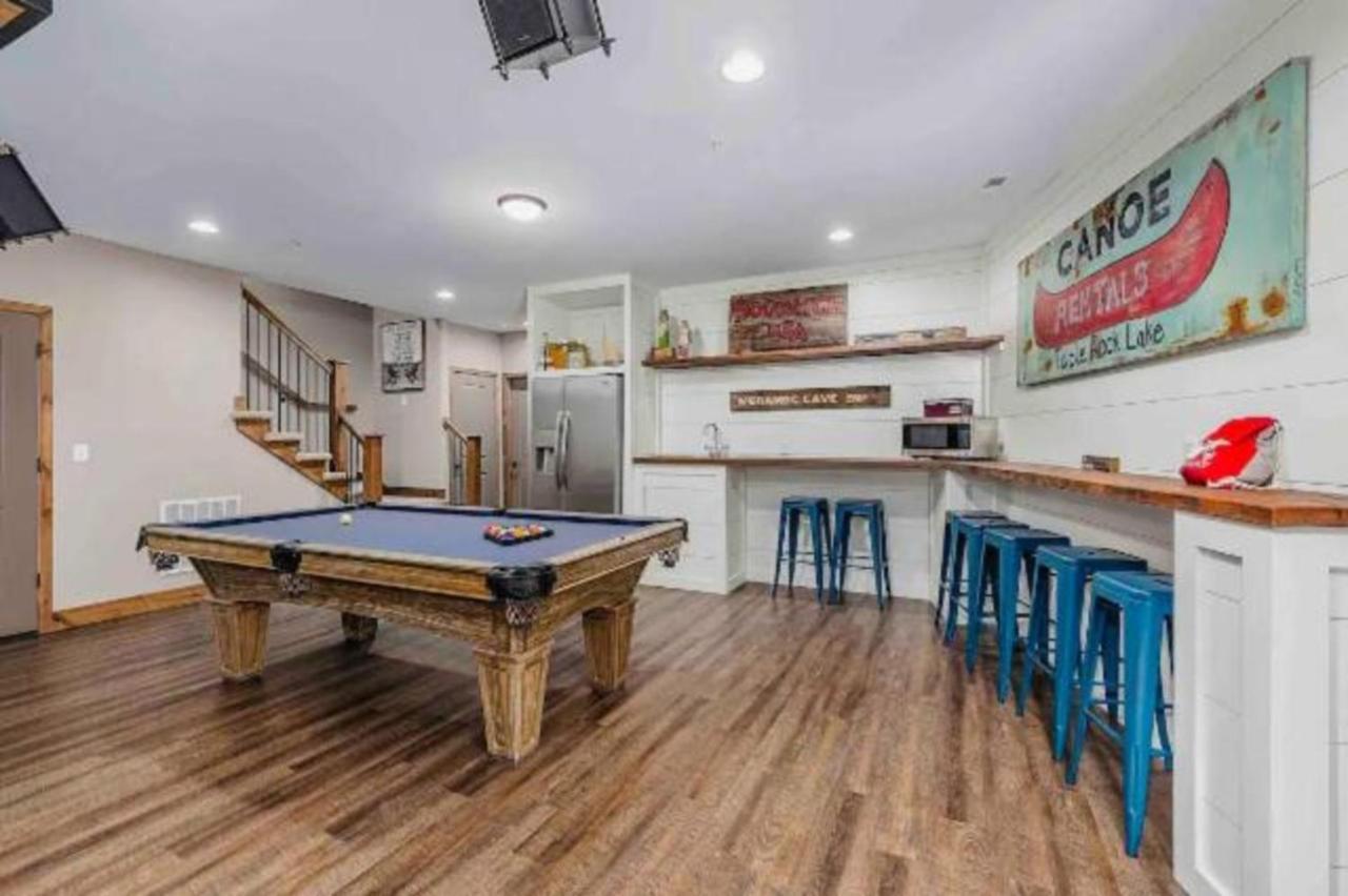 Premier Retreat With Hot Tub, Theater & Pool Table Villa Hollister Екстериор снимка