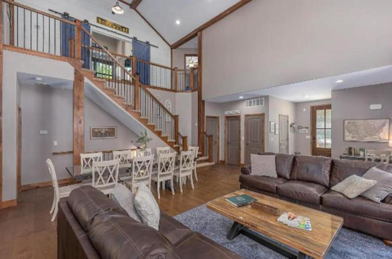 Premier Retreat With Hot Tub, Theater & Pool Table Villa Hollister Екстериор снимка