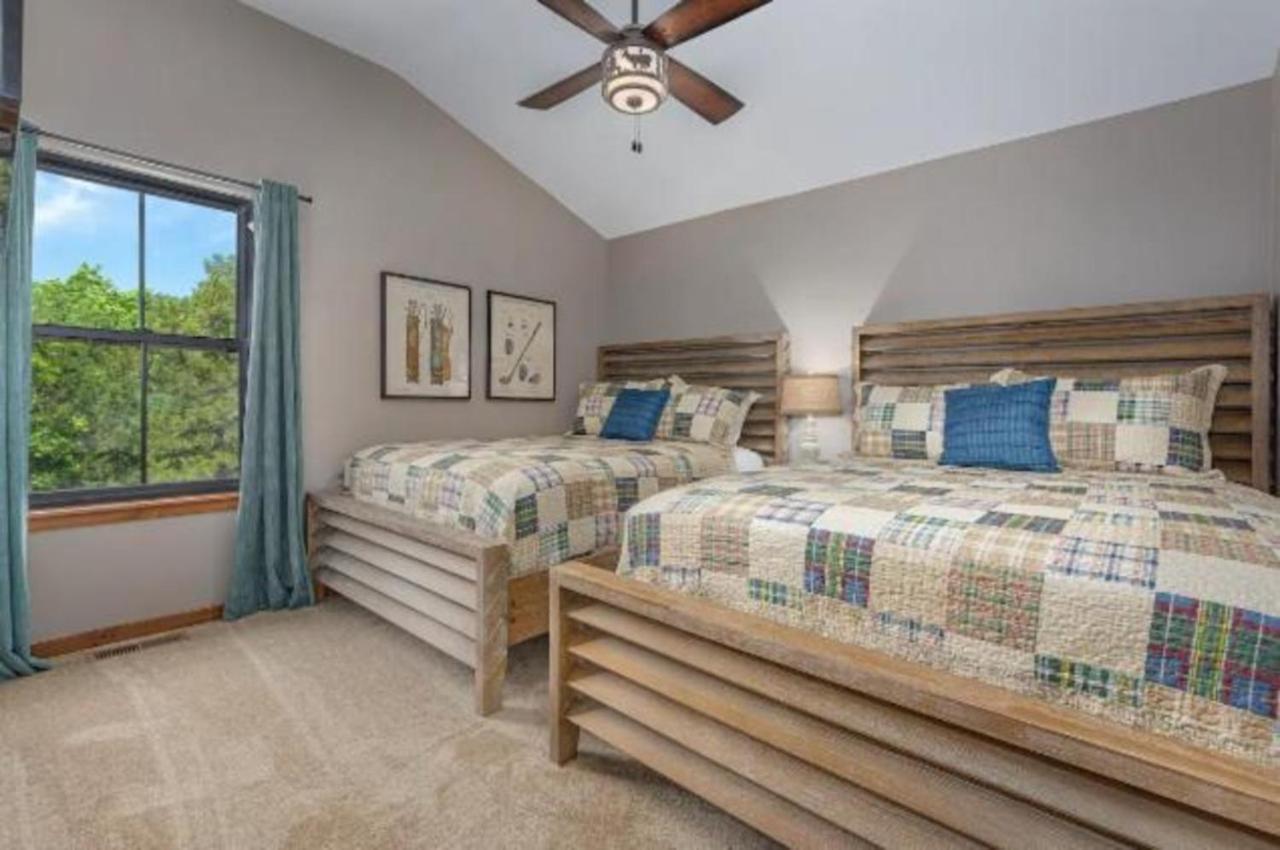 Premier Retreat With Hot Tub, Theater & Pool Table Villa Hollister Екстериор снимка